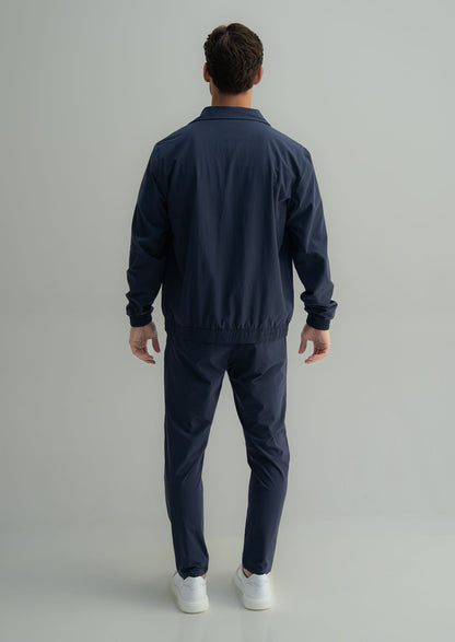 Arso Amsterdam Zip casual set
Slim fit
Zip closure
Structured collar
Premium stretch fabric
Breathable and lightweight
Smooth matte finish
Reinforced seams
Shape-retaining