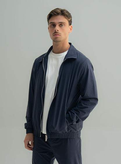 Arso Amsterdam Zip casual set
Slim fit
Zip closure
Structured collar
Premium stretch fabric
Breathable and lightweight
Smooth matte finish
Reinforced seams
Shape-retaining