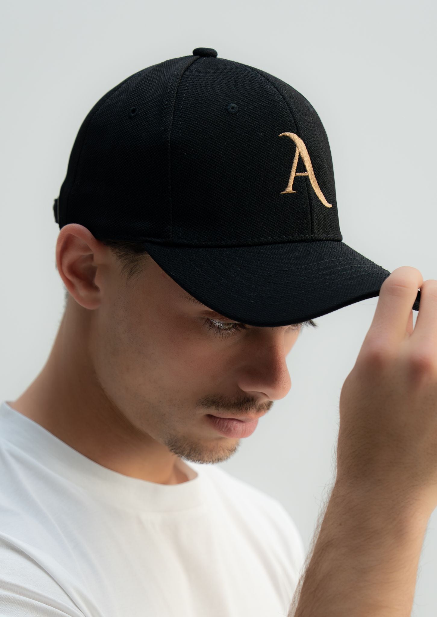 Refined Monogram Cap in Black/Black

Embroidered ARSO Monogram
Structured Front Panel
100% Cotton
Curved Brim
Six-Panel Construction
Ventilation Eyelets
Adjustable Back Closure

Designed for a clean, effortless finish.
