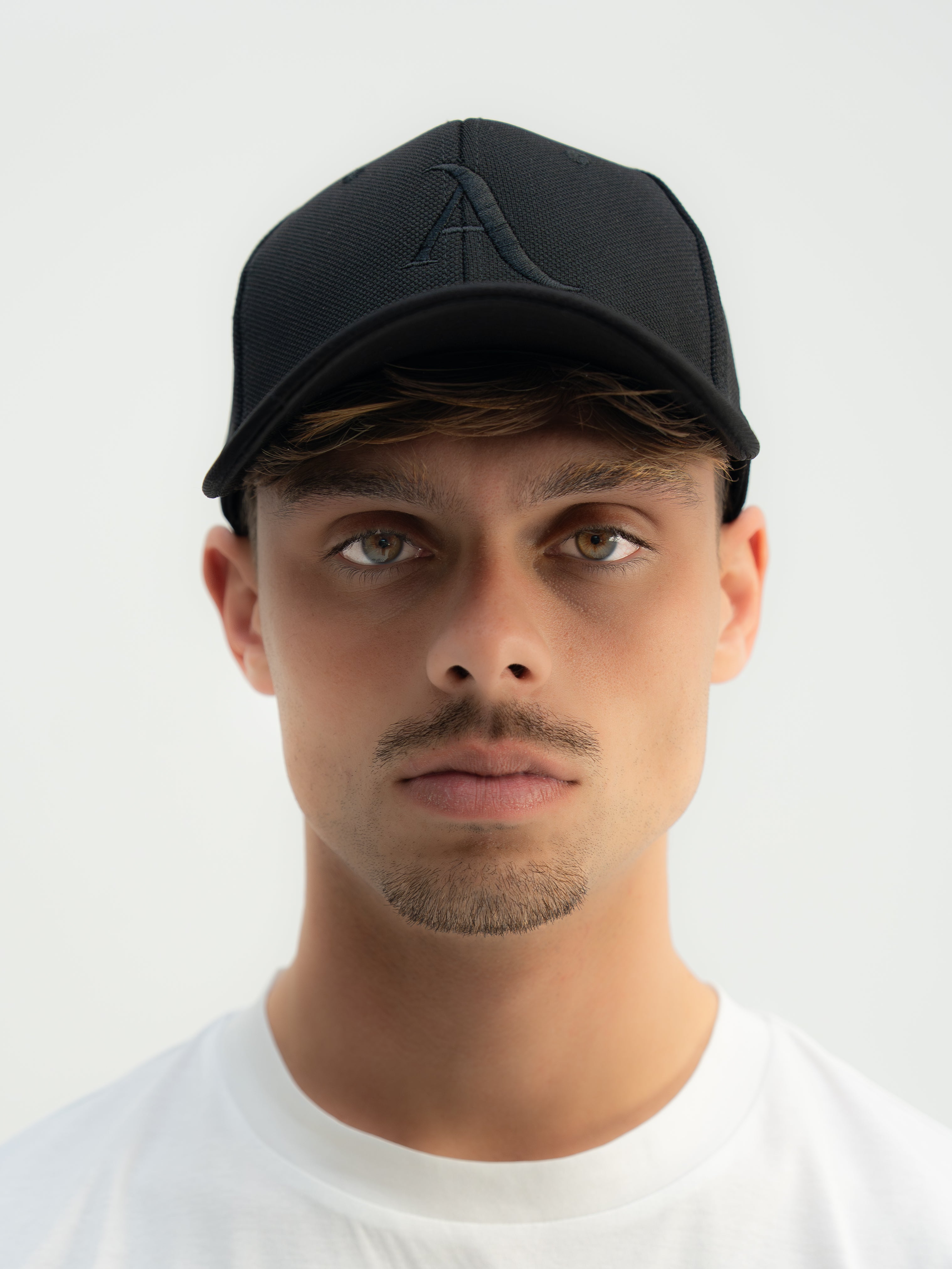 Refined Monogram Cap in Black/Black

Embroidered ARSO Monogram
Structured Front Panel
100% Cotton
Curved Brim
Six-Panel Construction
Ventilation Eyelets
Adjustable Back Closure

Designed for a clean, effortless finish.