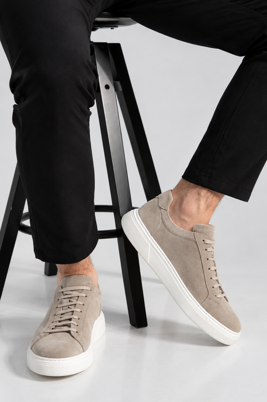 CLASSIC SUEDE SNEAKERS - BEIGE